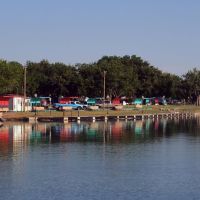 Paddle boats on Pecos river, Карлсбад