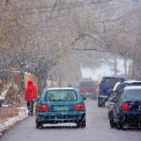A snowy day on world famous Canyon Road, Санта-Фе
