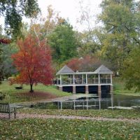 Ohio University-pond in fall, Атенс