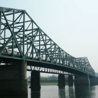 The Parkersburg Belpre Bridge stretches over the Ohio river., Белпр