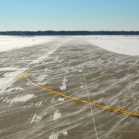 Runway at Cleveland Hopkins International Airport, Брук-Парк