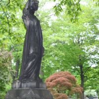 Spring in Lakeview Cemetery, Ист-Кливленд