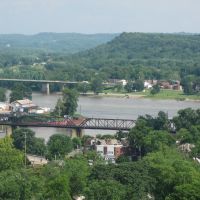 looking southeast across the confluence of the Muskingum and Ohio Rivers, Marietta, Ohio, Маритта