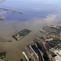 Maumee River, and its sediment, meets Lake Erie, Харбор-Вью