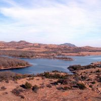 Taken from on top of Little Baldy mountain, this is a picture of Lake Quannah Parker in the Wichita Mountains National Wildlife Refuge (US), Жеронимо