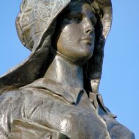 2011, Ponca City, OK, USA - Pioneer Woman monument - detail, Понка-Сити