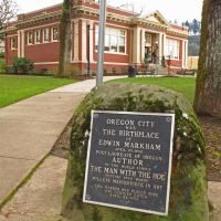 Plaque to Edwin Markham at Oregon City library., Вест-Слоп
