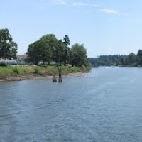 On the Willamette River next to Waverly Country Club, Милуоки