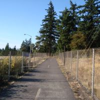 North end of possible Gateway Green site, I-205 bike path, just before Maywood Park, Паркрос