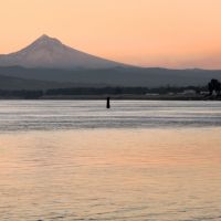 Mt. Hood Sunrise across the Columbia River, Паркрос