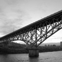 Ross Island Bridge from the deck of the Spirit of Portland, Портланд