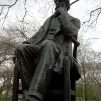 Dickens sculpture, Белмонт