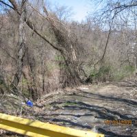 "Walk trail" needs steps and cleanup, Мак-Кис-Рокс