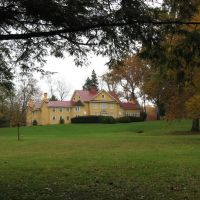 Hibernia Mansion in Autumn, Модена