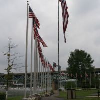 Flag Plaza, Rochester, PA, Монака