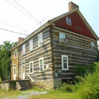 Ye Old Tavern, now Shawnee Sleepy Hollow Campground, Historic Lincoln Highway, 147 Sleepy Hollow Road, Schellsburg, PA, built 1775, Пайнт