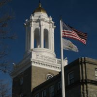 Newport City Hall and Flags, Ньюпорт