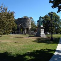 Newport - Touro park - Viking Tower and Channing Memorial, Ньюпорт