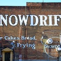 Mureal on old building Snowdrift ---st, Балфоур