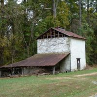 roadside cinder block tobacco barn with rusted, deteriorating metal roofs, 10-28-11, Горман