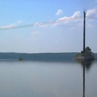 Power island in Falls Lake, Горман