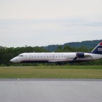 CRJ-200 arrival at Asheville airport, Маунтайн-Хоум