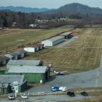 Hendersonville County Airport in North Carolina - Landing Approach, Маунтайн-Хоум