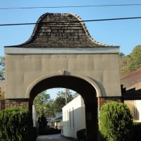 Entrance Arch To shoping in Southern Pines, NC---st, Саутерн-Пайнс