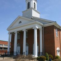 First Baptist church, Clinton, TN, Клинтон