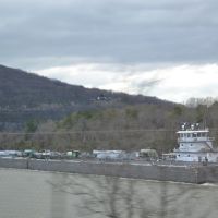 Barge on Tennessee River, Лукоут Моунтаин