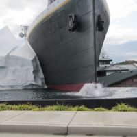 Replica..."Titanic"..with ice berg at left! in Smokey Mountians, Pigeon Forge, Tennessee,  USA, Миддл Валли