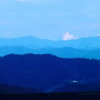 The Blue Ridge from the top of I-26 at the NC-TN border, Миддл Валли