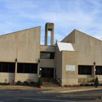 Wayne County Courthouse - Built 1974 - Waynesboro, TN, Мичи