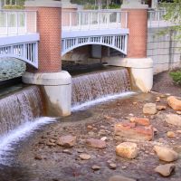 Water under the Bridge at the Worlds Fair Park in Knoxville, TN, Ноксвилл