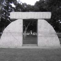 Sarsen Caer Sculpture at Richard Greene Linear Park, Arlington, Texas, Арлингтон