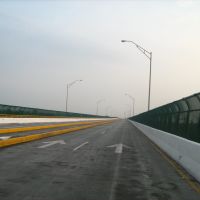 Sobre el puente internacional camino a los E.U.A, Браунсвилл