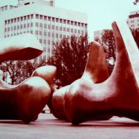 Dallas. Texas. U.S.A.  H. Moore Sculptures at City Hall., Даллас