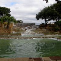 Cascading water at Tower of the Americas, San Antonio, TX - November 5, 2011, Пирсалл