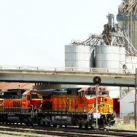 Train passing through Temple, Texas., Темпл