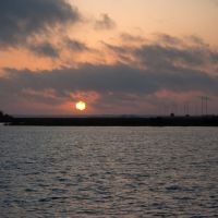 Sunrise across Apalachicola Bay, Апалачикола