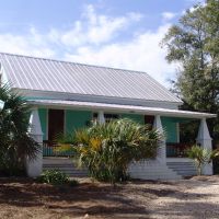 Cracker house with Bungalow addition, historic Apalachicola Florida (11-27-2011), Апалачикола