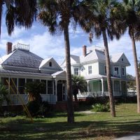 a pair of Four-Squares, historic Apalachicola Florida (11-27-2011)