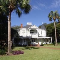 Queen-Anne Victorian, built in 1892, historic Apalachicola Florida (11-27-2011), Апалачикола