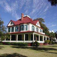 Shingle/Italianate Victorian, historic Apalachicola Florida (11-27-2011), Апалачикола