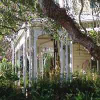 wrap-around porch detail, historic Apalachicola Florida (11-27-2011), Апалачикола
