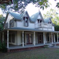 Carpenter Gothic, historic Apalachicola Florida (11-26-2011), Апалачикола