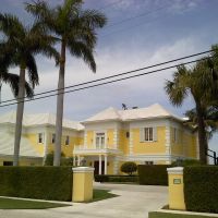 Big Yellow Casa Hypoluxo Island, Лантана