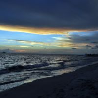Blue Sunset at Madeira Beach - look closely for the boat and pump, Мадейра-Бич