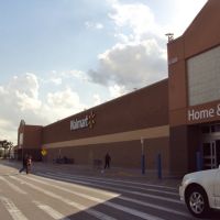 Walmart Supercenter at Hialeah Gardens, Медли