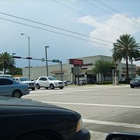 Farmacia en 125 Street y Dixie Hwy, Норт-Майами